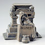 O-SCALE CRYPT 'BELOVED' MONUMENT