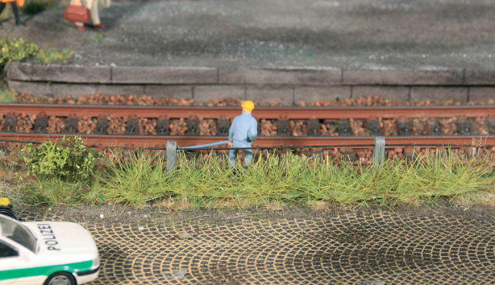 10MM SPRING GRASS STRIPS/8 PCs.