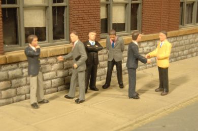 O-SCALE BUSINESSMEN / 6 PCS.