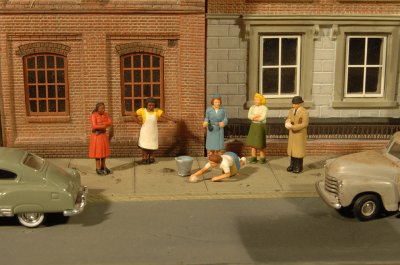 O-SCALE SIDEWALK PEOPLE/ 7 Pcs.