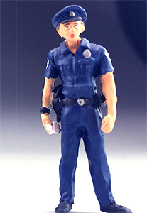 O-SCALE POLICE OFFICER