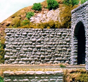 O-SCALE LARGE RANDOM STONE WALL