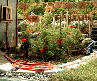 GARDEN HOSE WITH WALL FAUCET