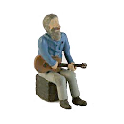 O-SCALE STREET PERFORMER WITH GUITAR