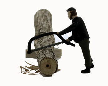 O-SCALE LOGGER BUCKER CUTTING WITH BOW SAW