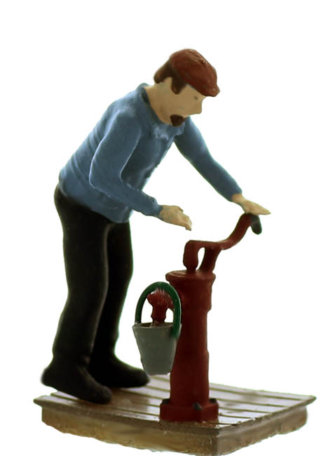 O-Scale Pumping Water Into Pail