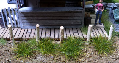 NEW! 6MM MEDIUM GREEN GRASS TUFTS/100