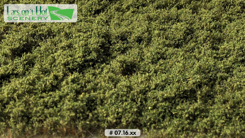 Lars op't Hof low light green bushes