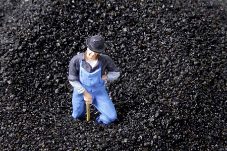 FINE SIMULATED COAL - 1/2 GALLON