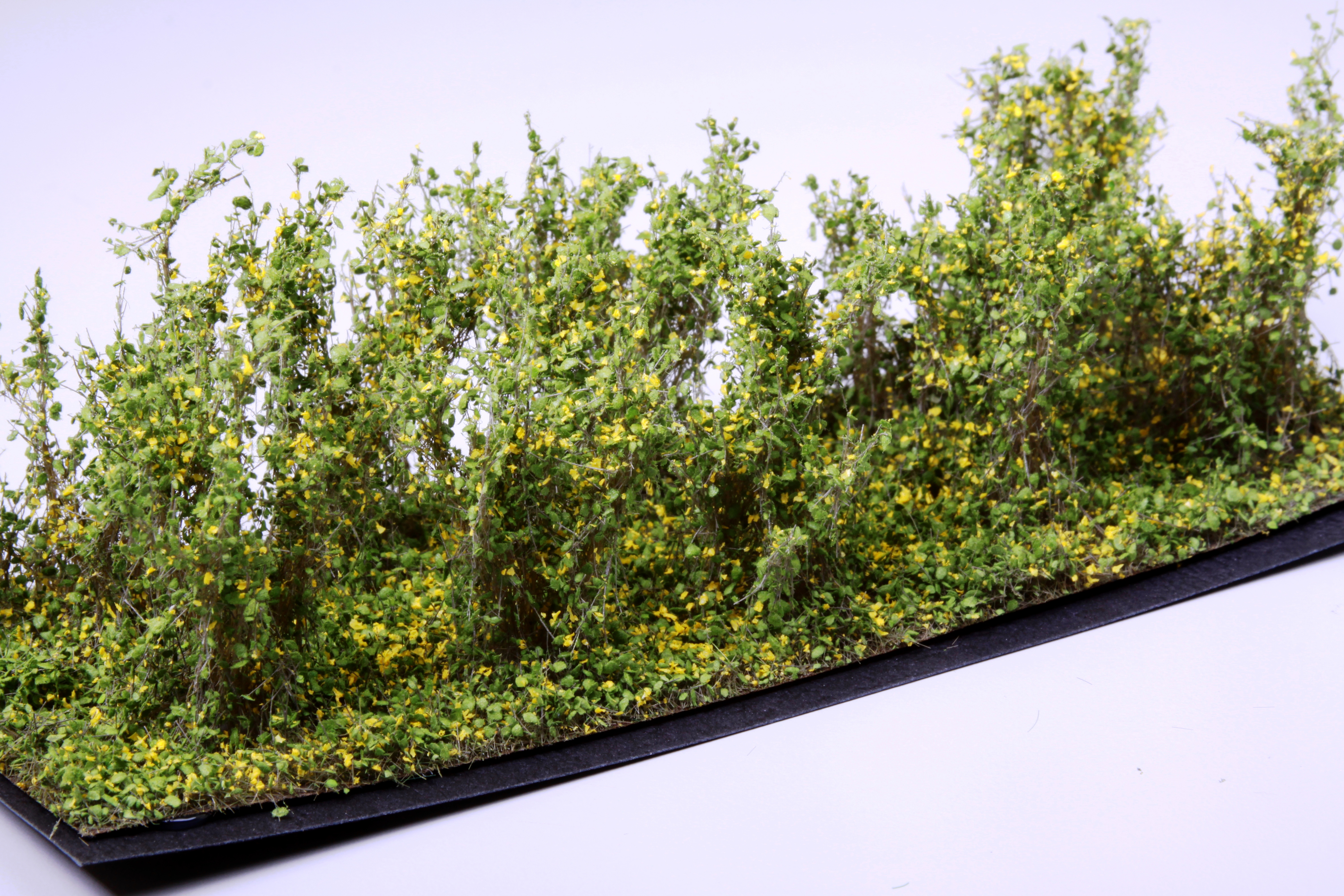 3CM - 4CM HIGH YELLOW BUSHES / 10 PCS.