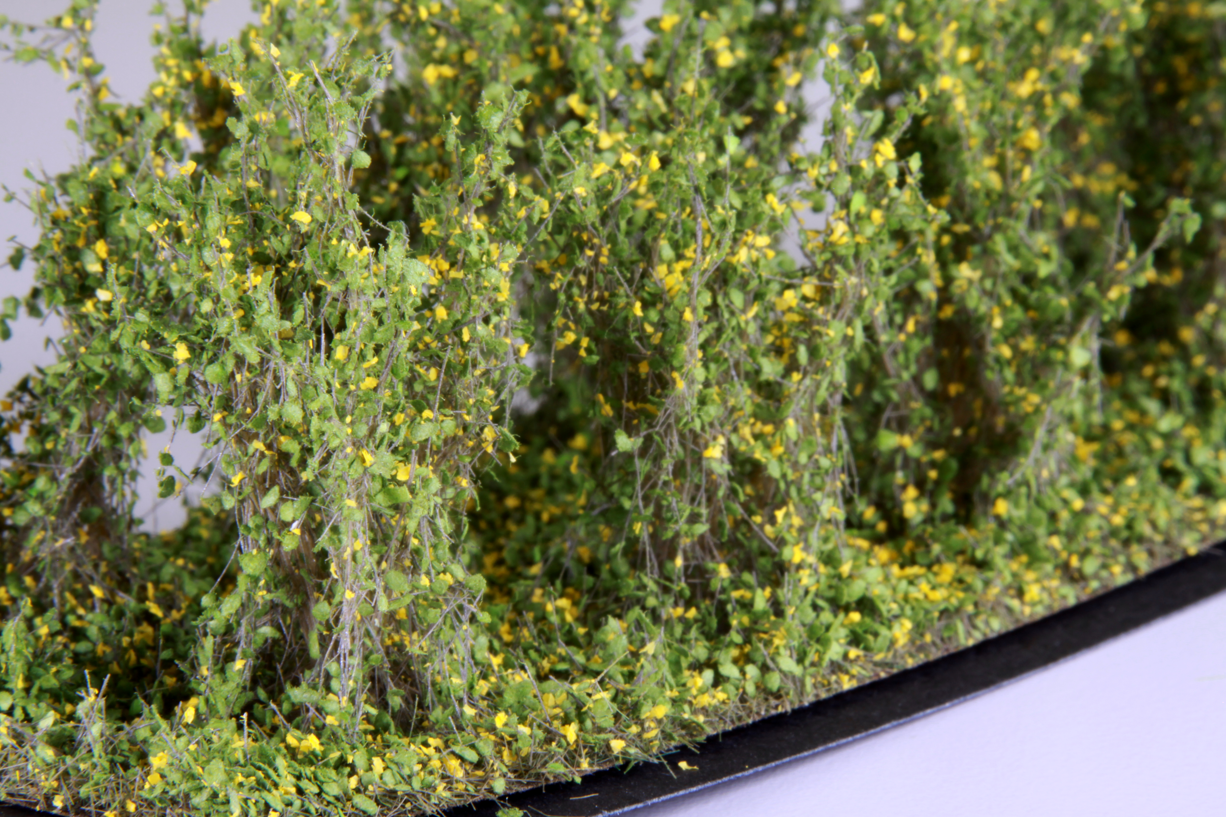 3CM - 4CM HIGH YELLOW BUSHES / 10 PCS.