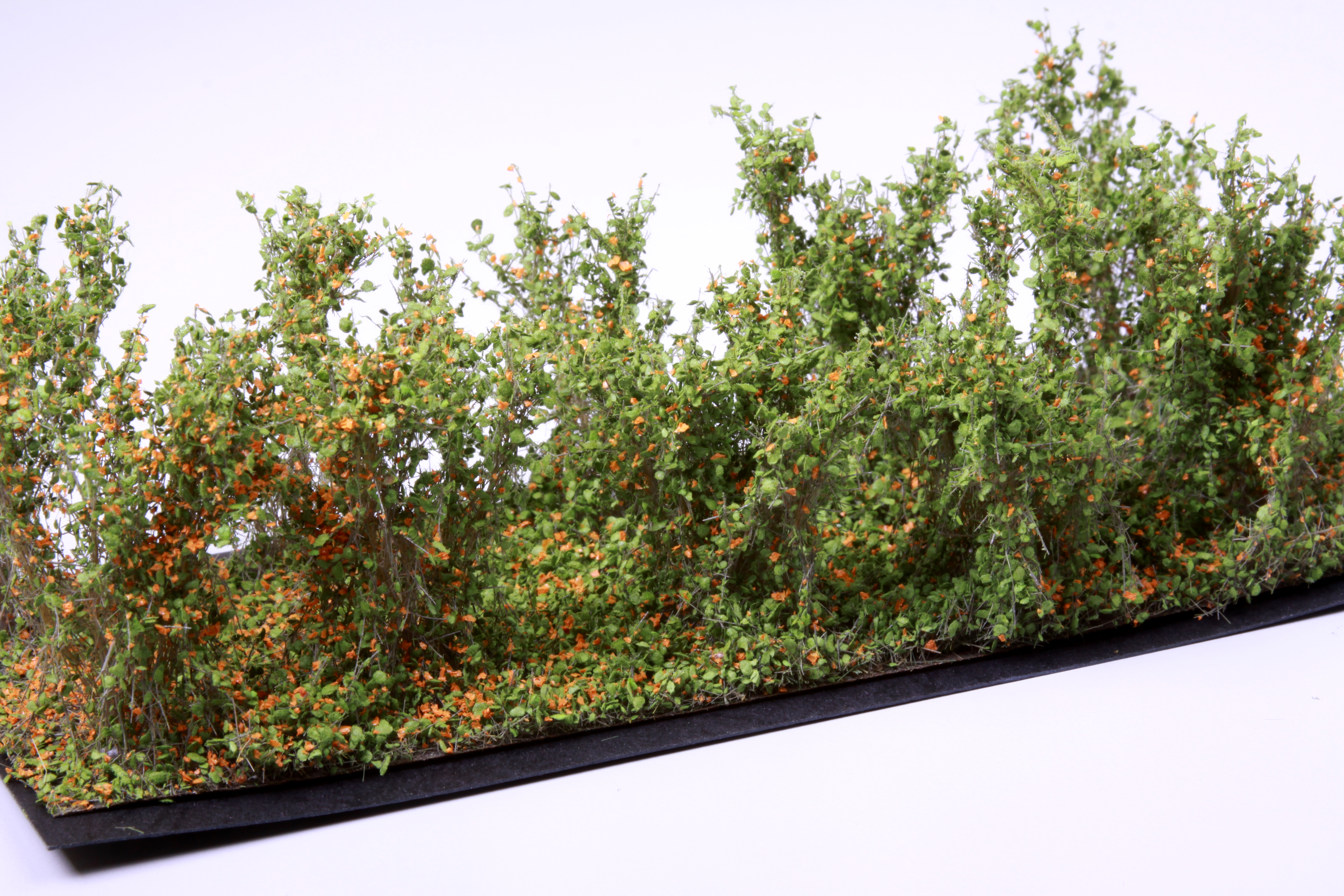 3CM - 4CM HIGH ORANGE BUSHES / 10 PCS.