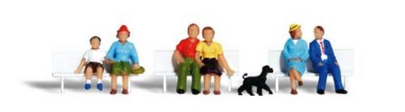 HO-SCALE SITTING & WAITING PEOPLE